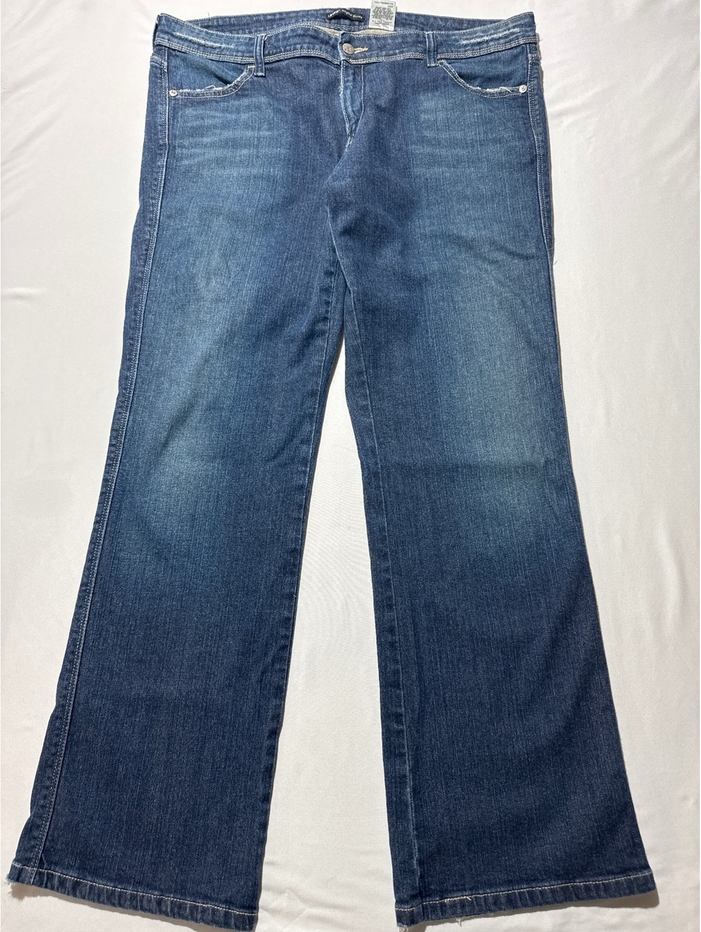 Levi's Night Blues Flared Jeans - Vintage Vibes with a Kick!